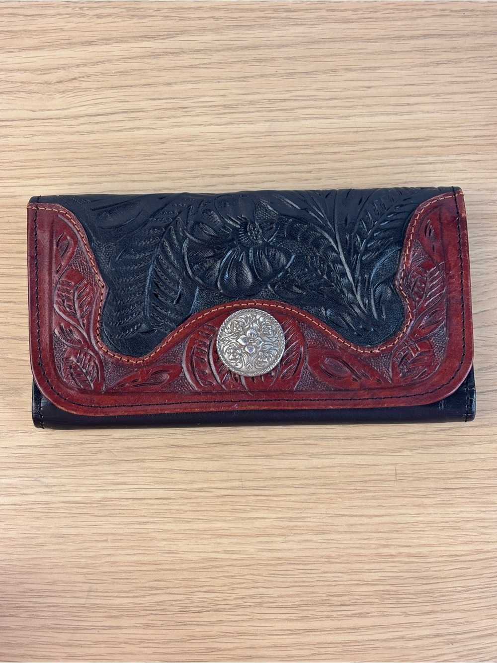 VTG American West Tri-fold Tooled Leather Floral Black/Brown Wallet with Concho